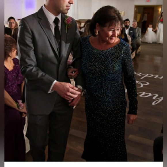 Gown -Sparkly -Medium - Picture 3 of 3